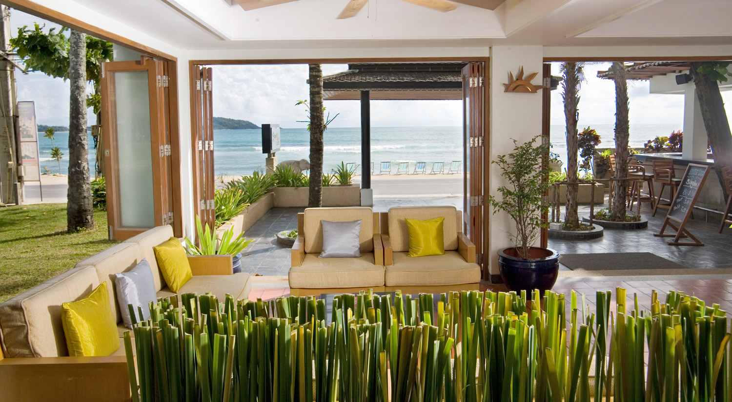 Sunset Beach Resort Et Hotel In Patong Thailand Sunset Beach Resort The Quiet Place On North Patong